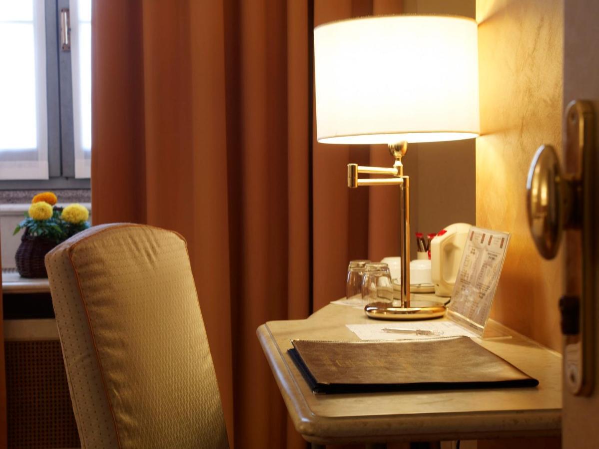 Hotel Parco Borromeo - Monza Brianza 切萨诺·马德尔诺 外观 照片