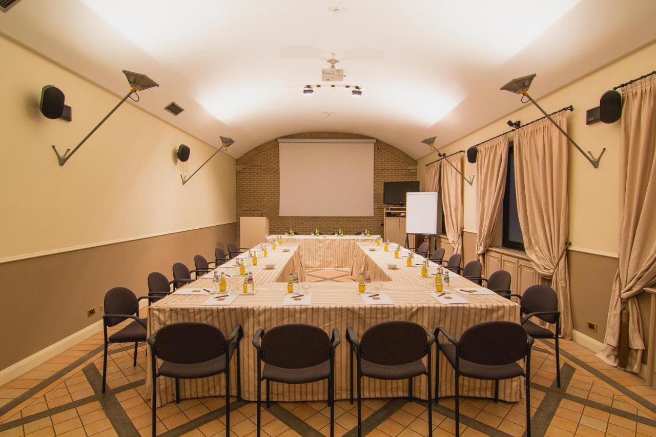 Hotel Parco Borromeo - Monza Brianza 切萨诺·马德尔诺 外观 照片