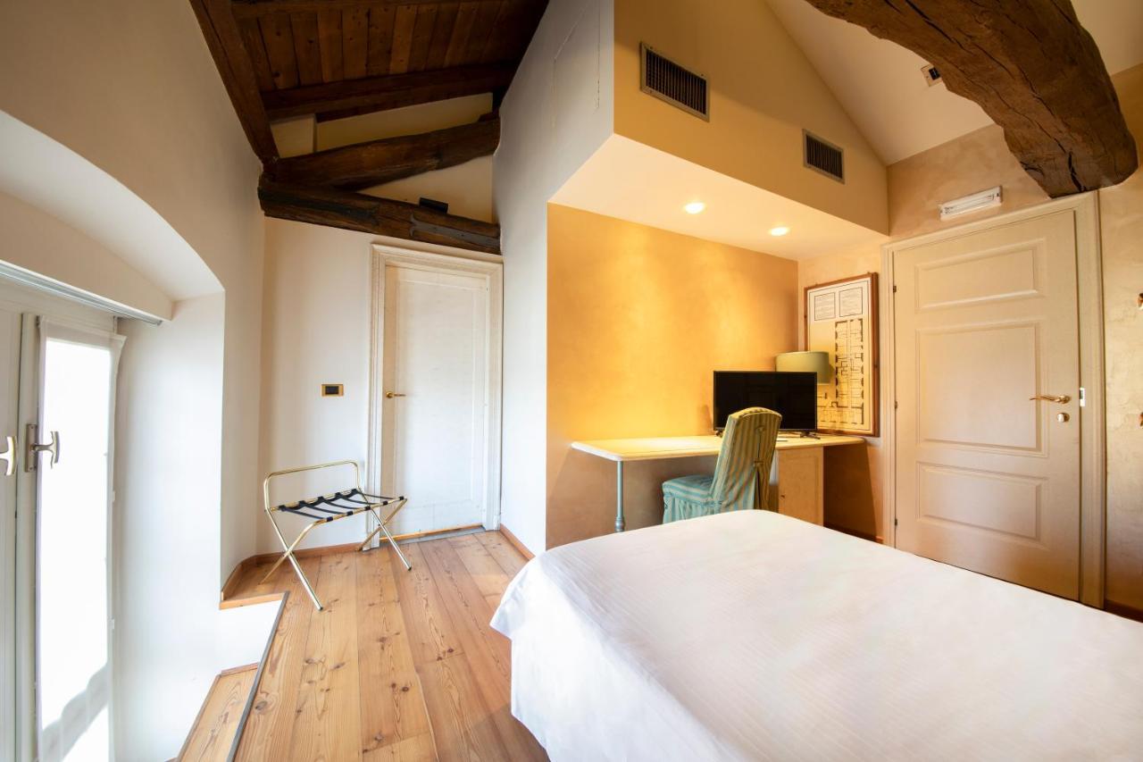 Hotel Parco Borromeo - Monza Brianza 切萨诺·马德尔诺 外观 照片