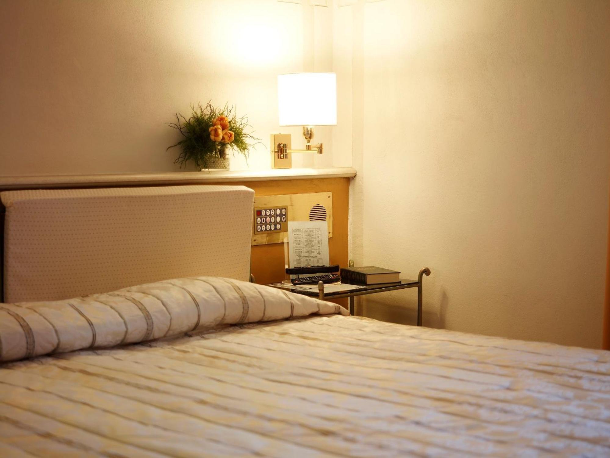 Hotel Parco Borromeo - Monza Brianza 切萨诺·马德尔诺 客房 照片